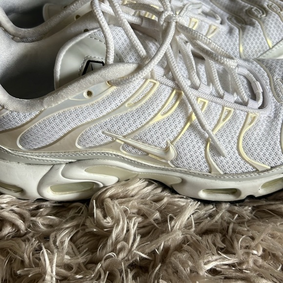 NIke Air Max Plus Premium Women's Shoe Size 8 - Picture 3 of 9